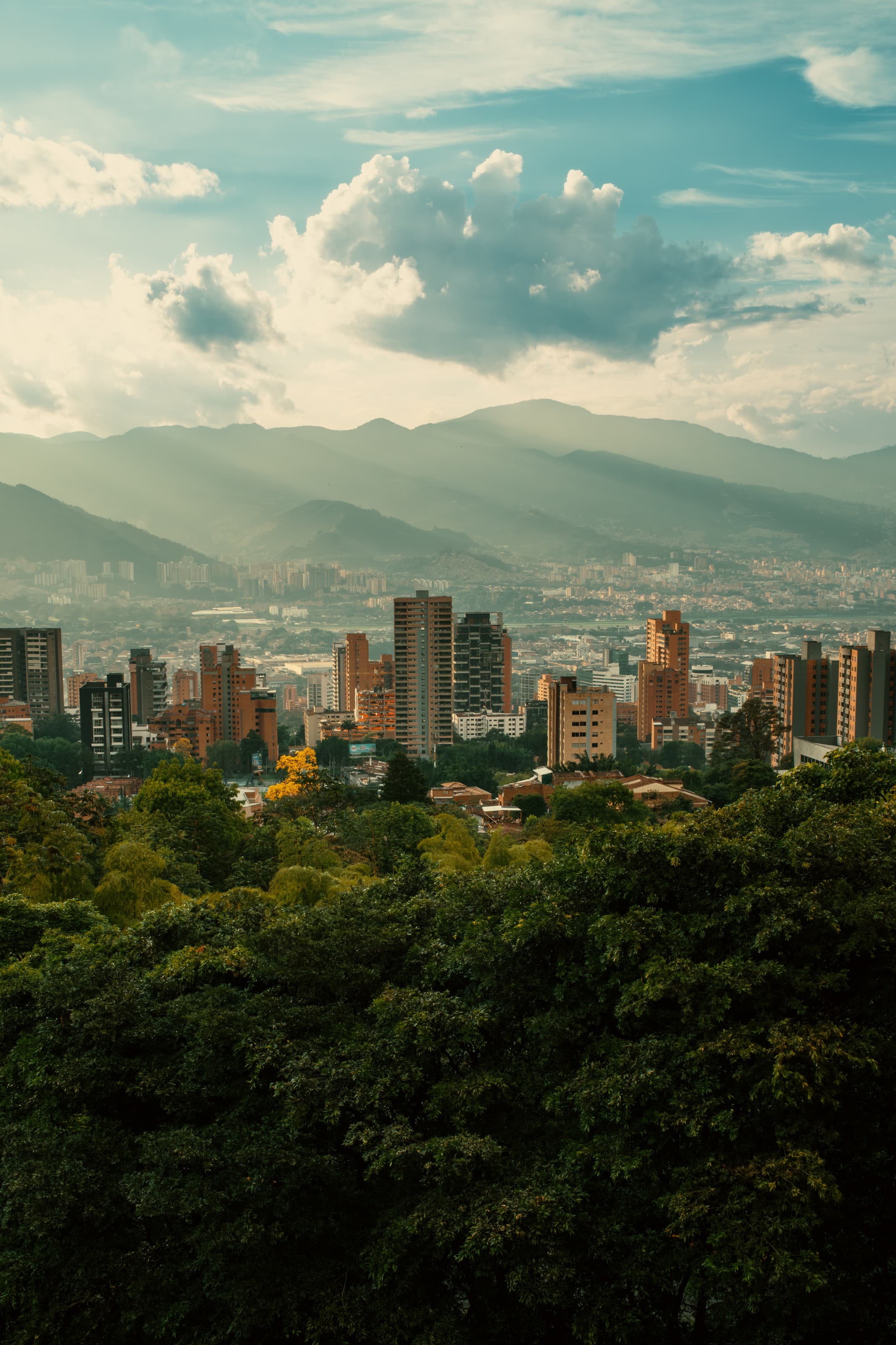 Colombian visas compared: digital nomad, retirement, marriage, and investment