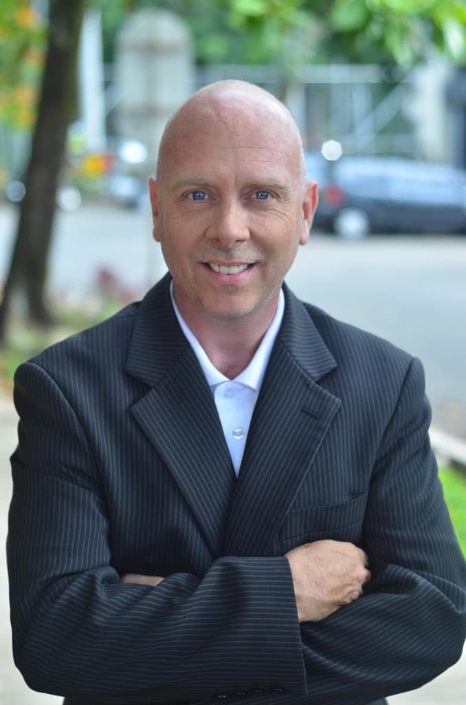 Joey Sexton — fundador de Welcome to Medellín Realty