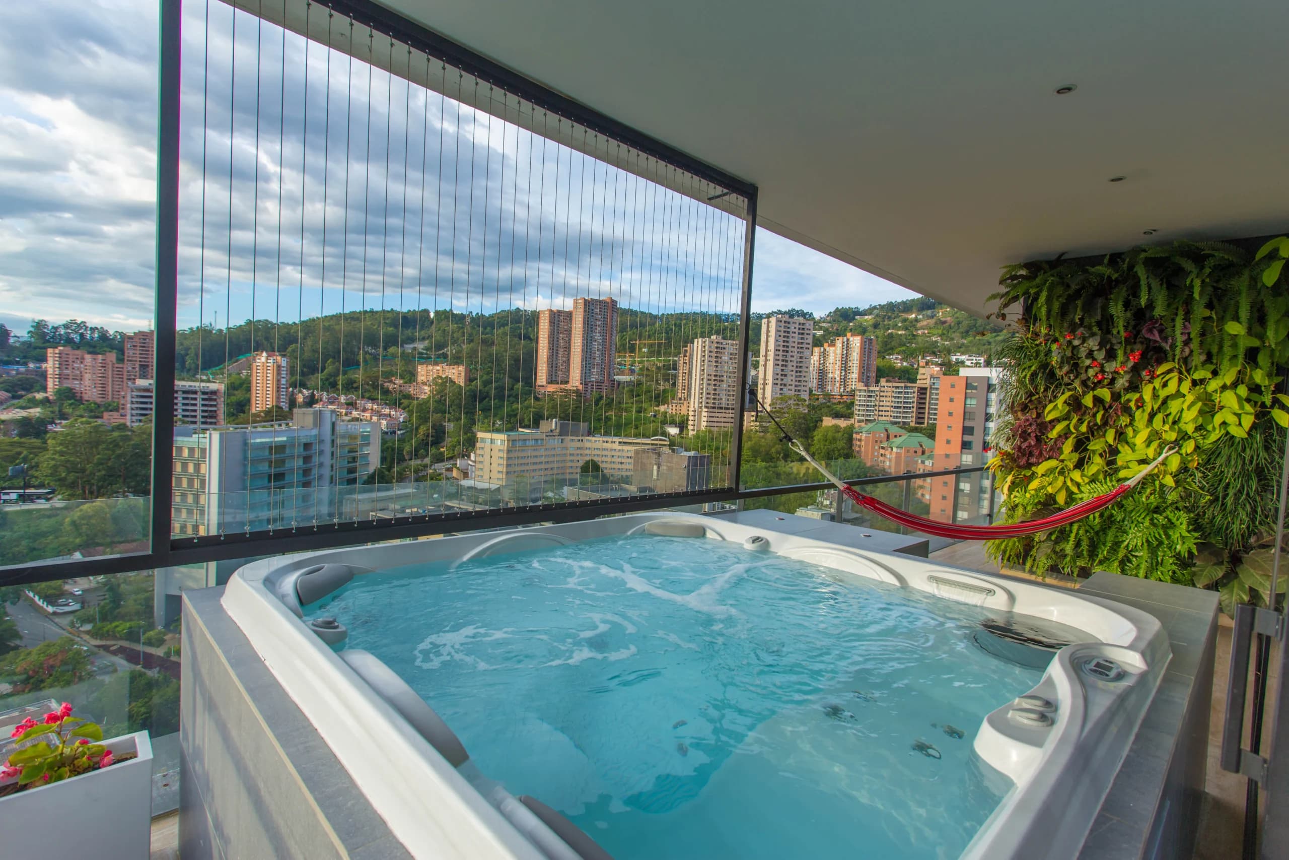 Energy Building Penthouse with Infinity Swimming Pool and Private Jacuzzi with Breathtaking Views 2