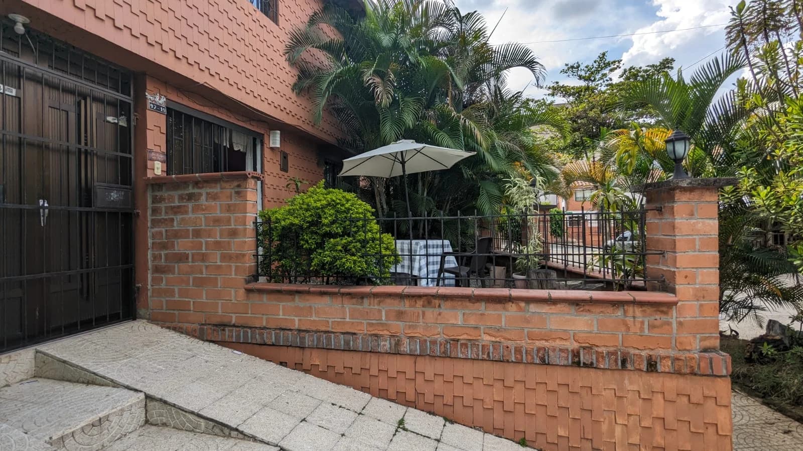 House For Sale In SantaMonica - 16506