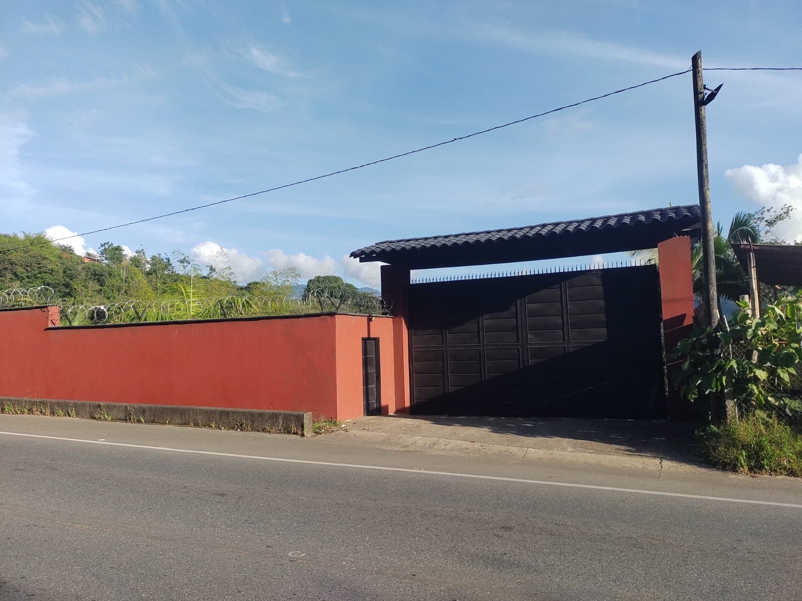 22,000 m² Development Land in Cocorná – Private Gated Property on Medellín–Bogotá Highway