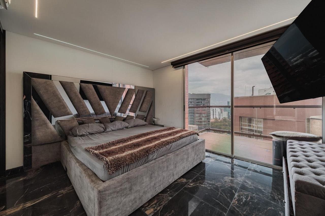 Dúplex 3 Bedroom Apartment Poblado Milla de oro