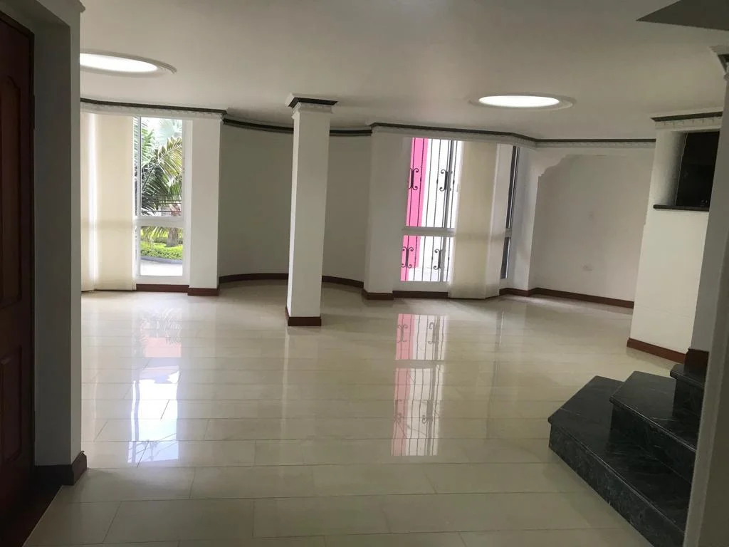 Apartment In Laureles For Sale - 13308