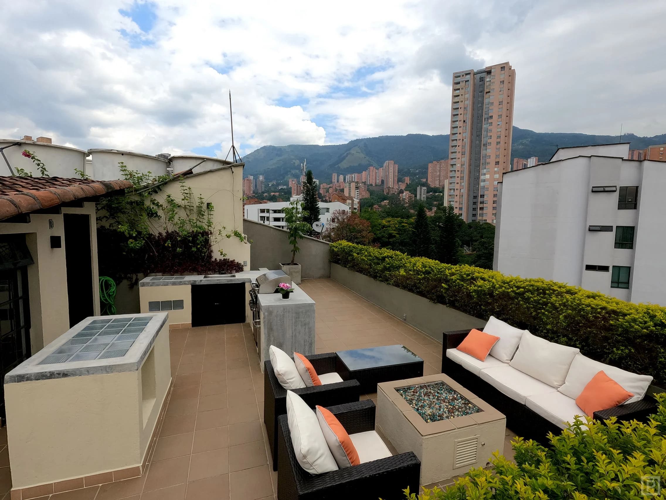 For SALE Beautiful - Poblado Penthouse - 17005