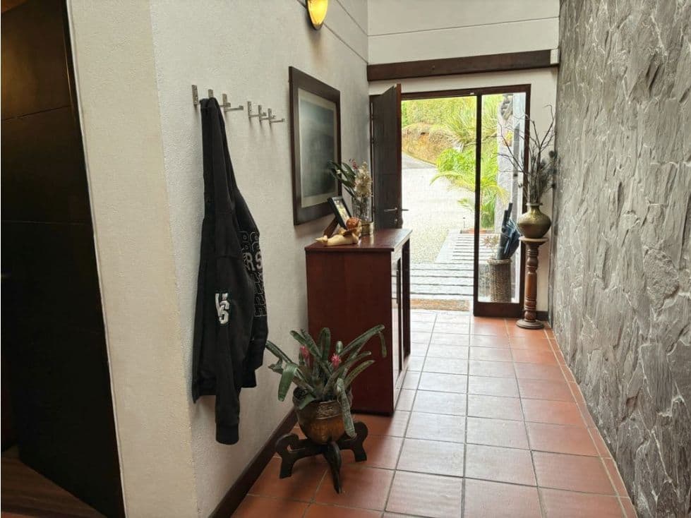 Countryside House in El Escobero for Sale 3