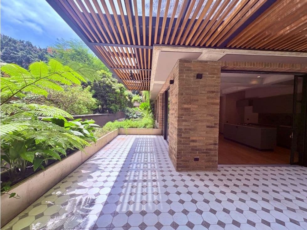 EXCLUSIVE STUDIO APARTMENT WITH TERRACE FOR SALE - CASTROPOL