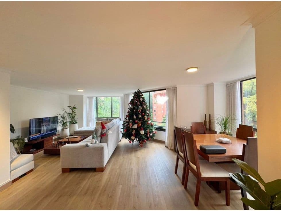 Spacious Apartment for Sale in Loma Tesoro at an Excellent Price