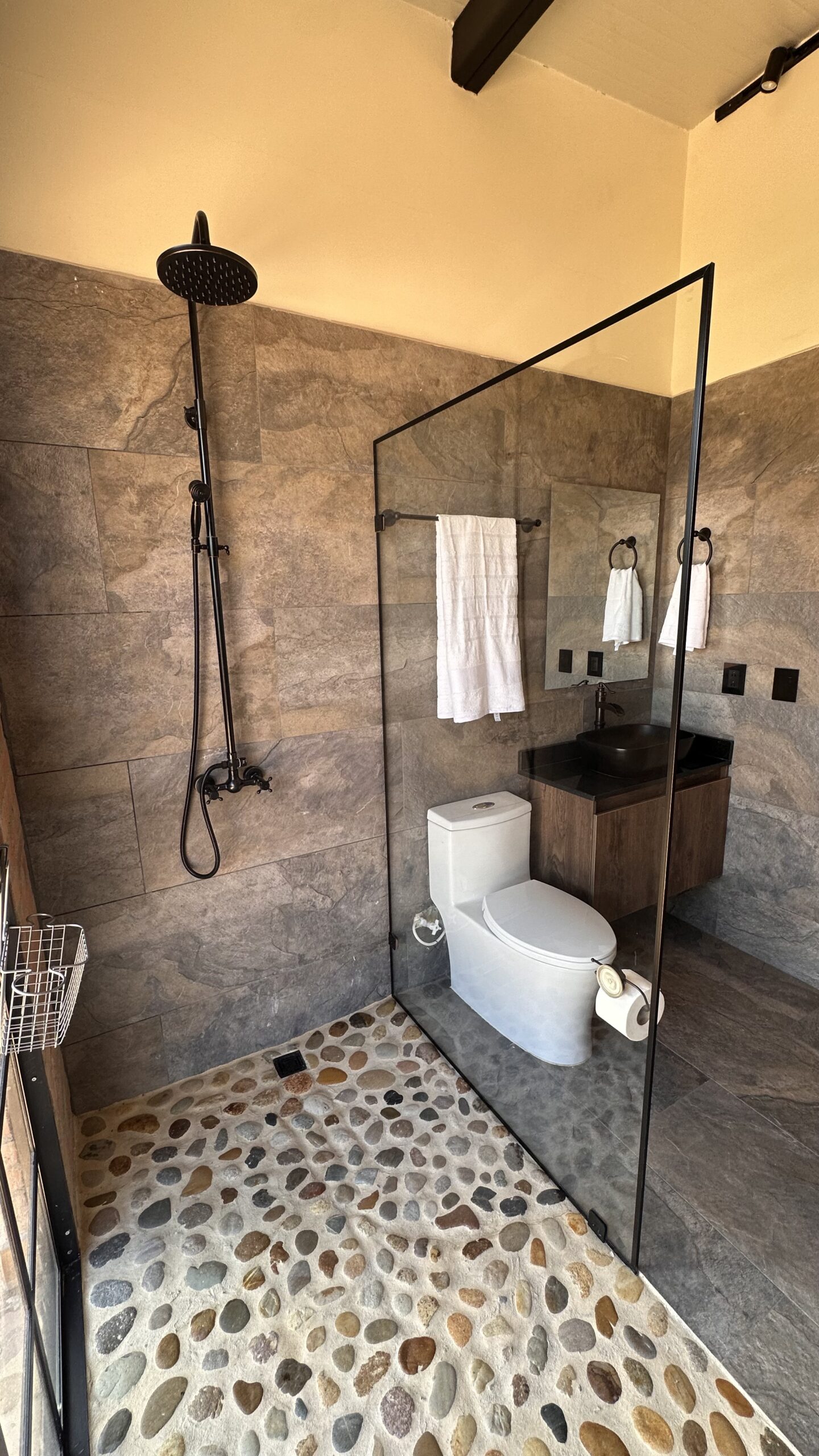 Baño ppal 1